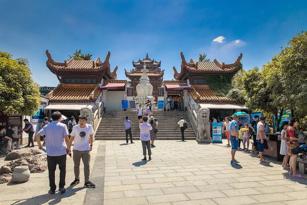 武汉人一般去不去黄鹤楼,武汉人为什么要去旅游呢