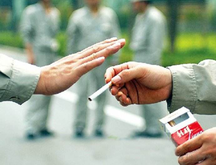 种植牙平常怎么保养,种植牙一年后要怎么保养