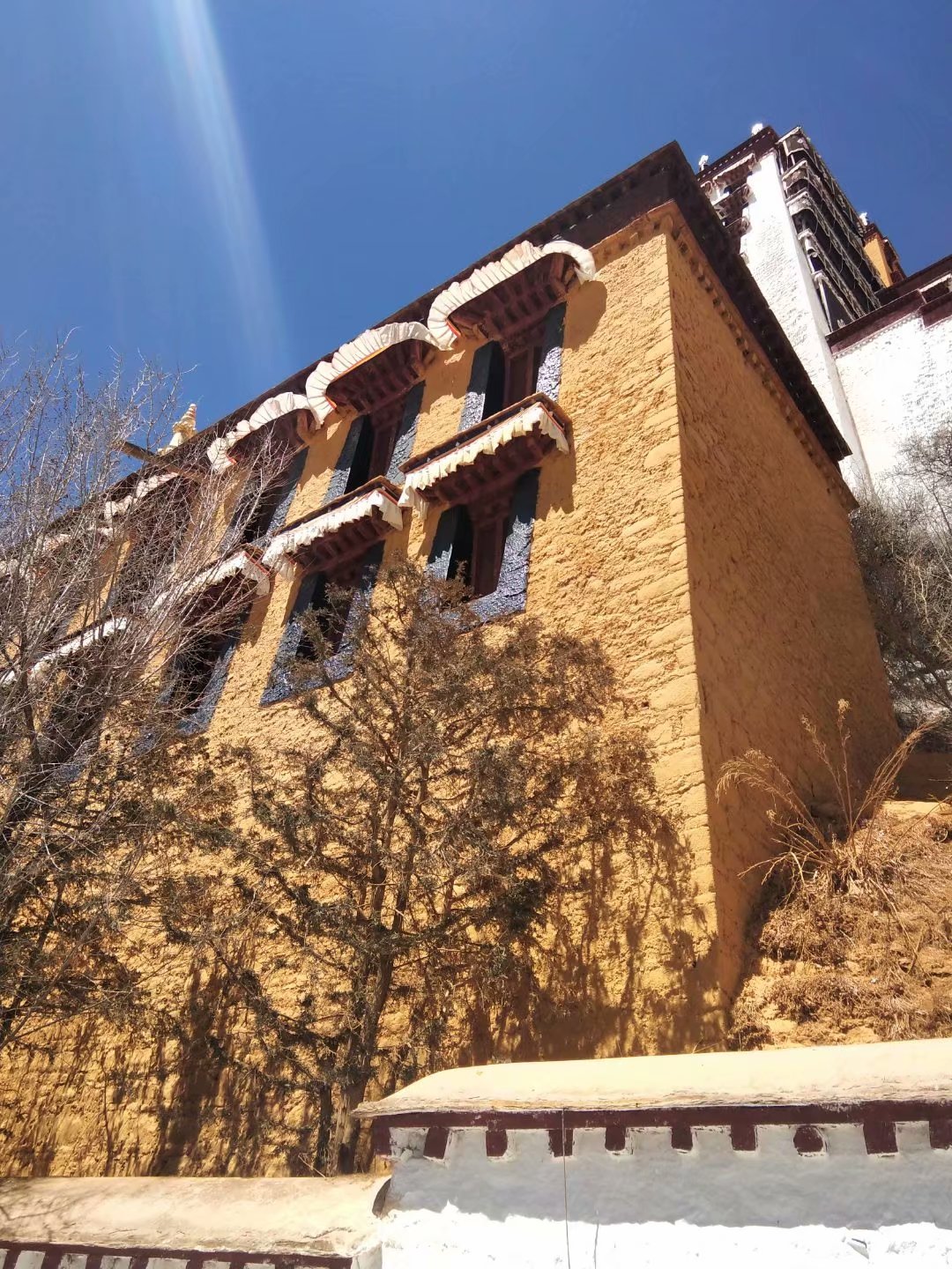 布达拉宫全部有多少吨黄金,布达拉宫30吨黄金用在哪