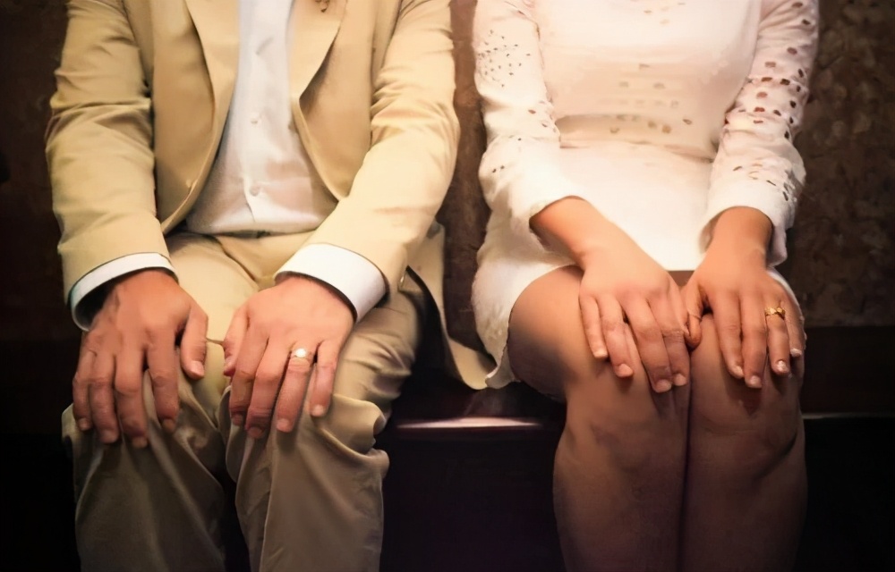 女儿早恋失败妈妈的正确做法,孩子早恋妈妈的正确引导