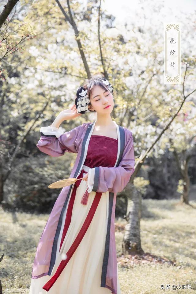 如何选择适合自己的汉服款式,汉服道袍怎么搭配才好看