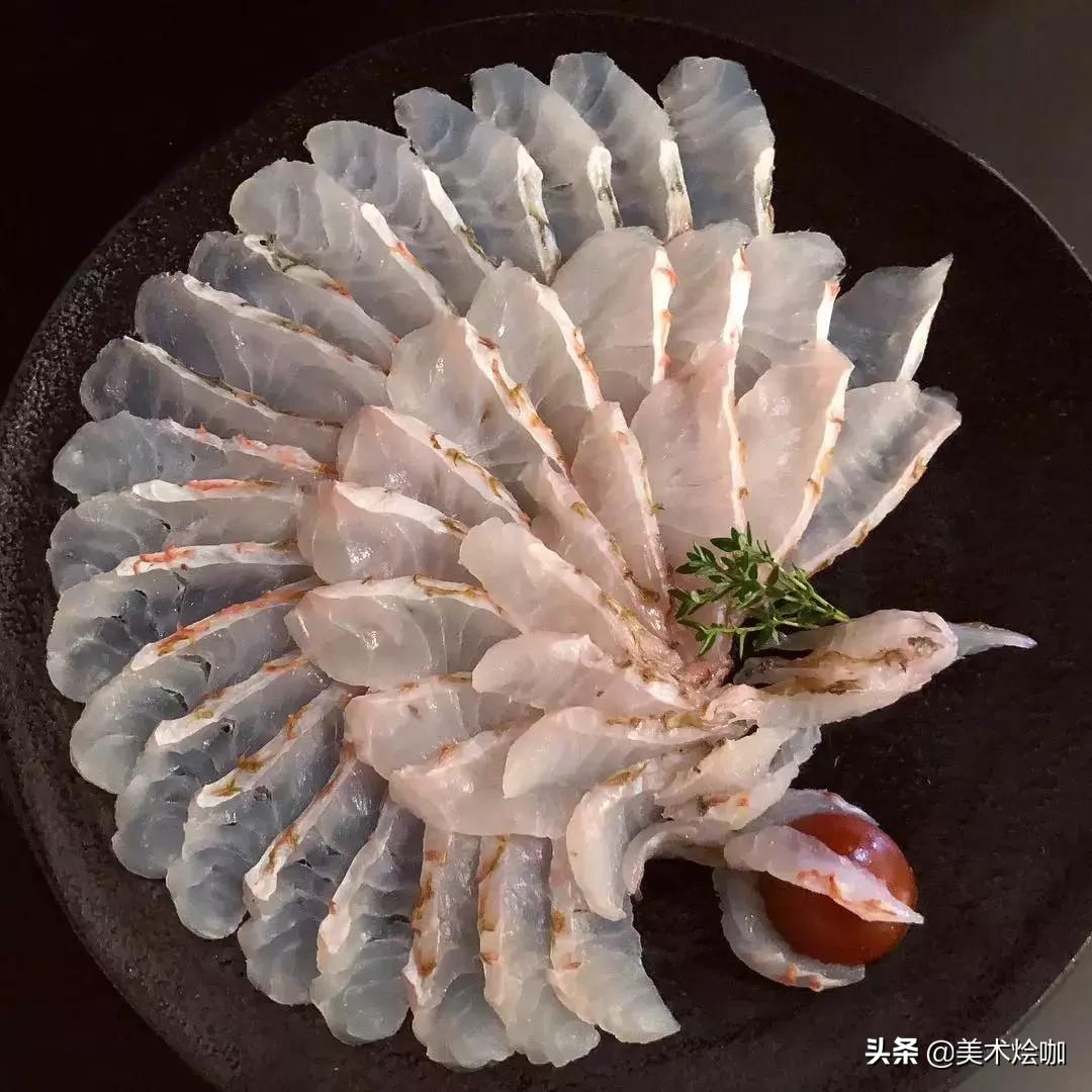 这是家里有矿吗,用三文鱼作画也能美到爆