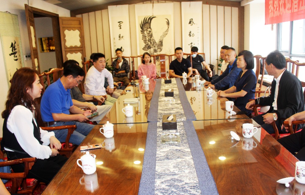 静松播报|潜江市委常委王玉梅一行到访四川省湖北商会