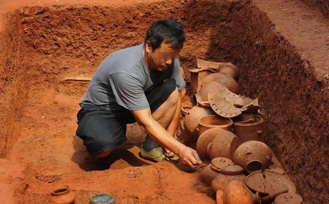 烧纸钱给活人有什么后果,阴间烧纸会通货膨胀吗