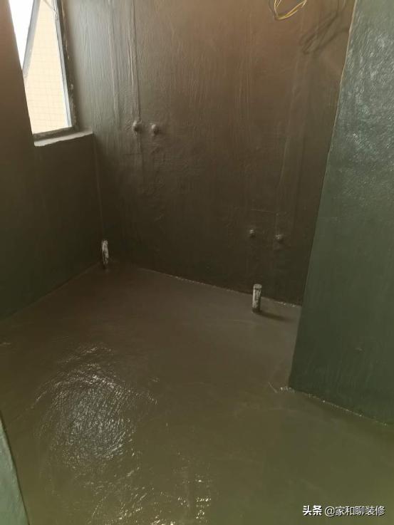 卫生间墙面渗水发霉解决方法,怎样区分卫生间渗水还是水管漏水