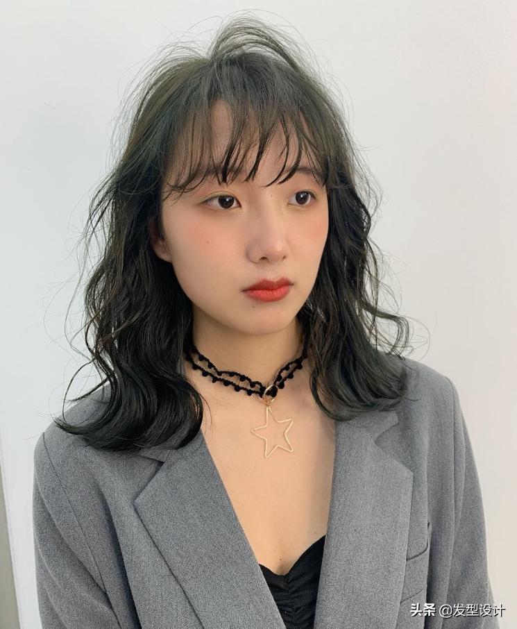 发型女2020流行发型中长发,中长发披发发型理发店