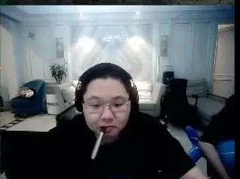 pdd直播名场面吐血,pdd直播遇见诡异一幕