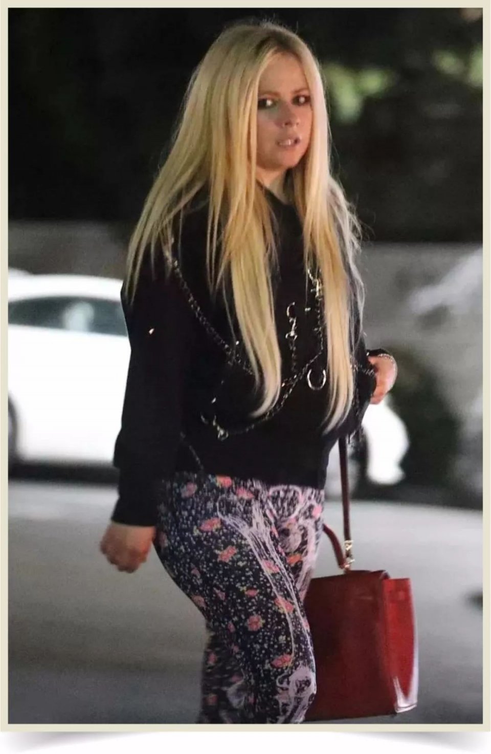 艾薇儿到底是不是替身 (艾薇儿替身阴谋真相)