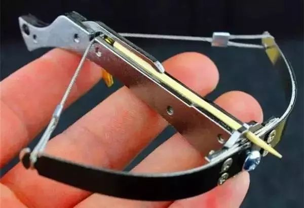 一岁男童突发肠穿孔,男童肠道穿孔是什么原因