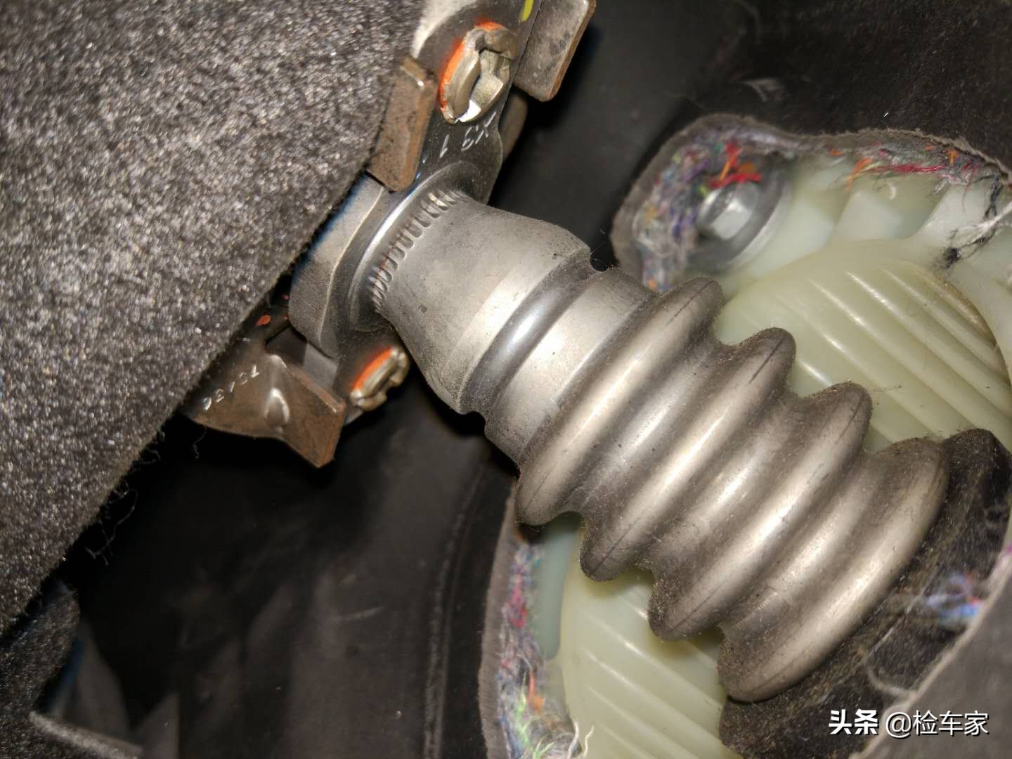 2万公里贬值80多万,45万买辆V8+6.4L的JEEP大切诺基SRT还值吗?