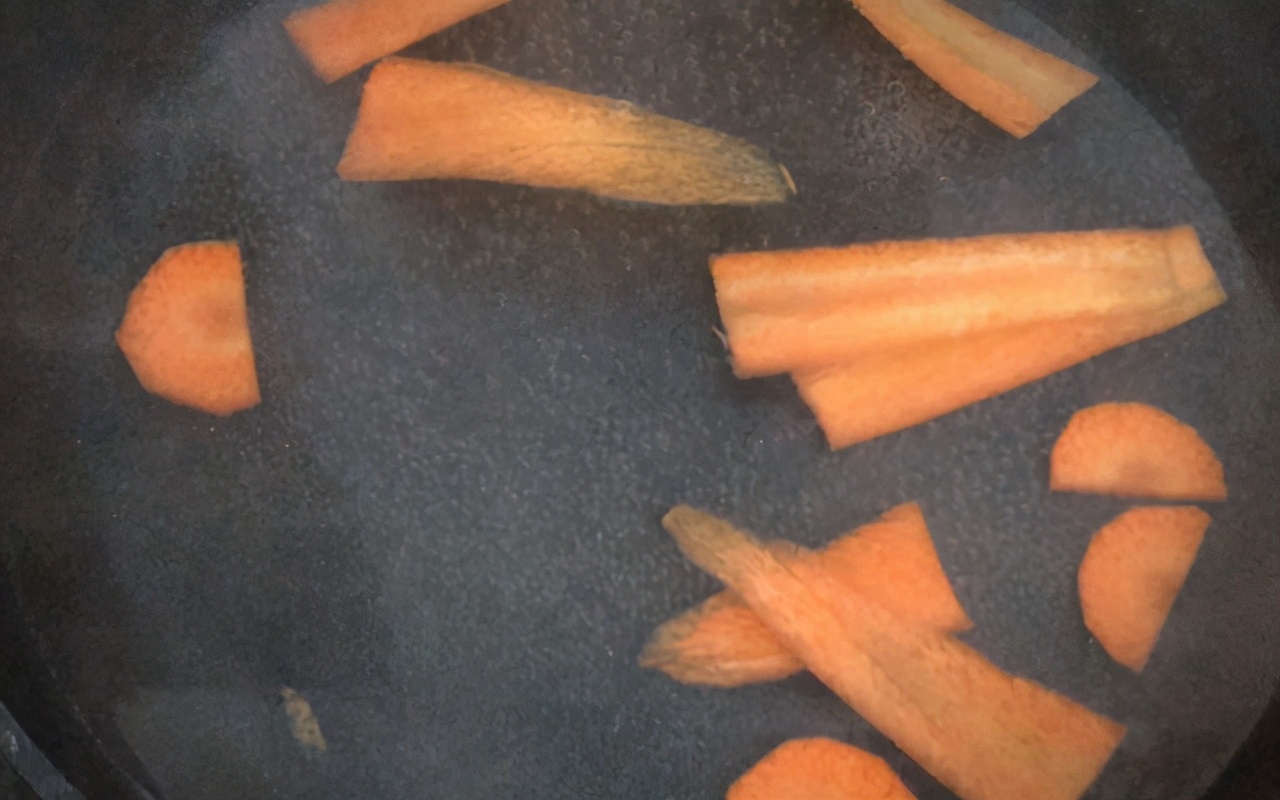 年夜饭红红的灯笼,除夕年夜饭大红灯笼