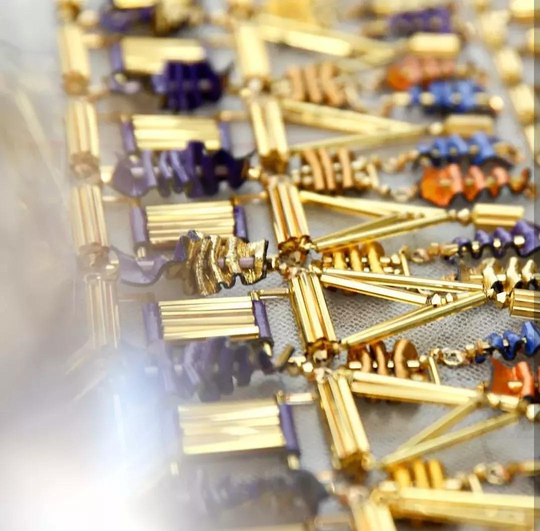 chanel这衣服贵吗,有钱有品位的女生穿什么衣服