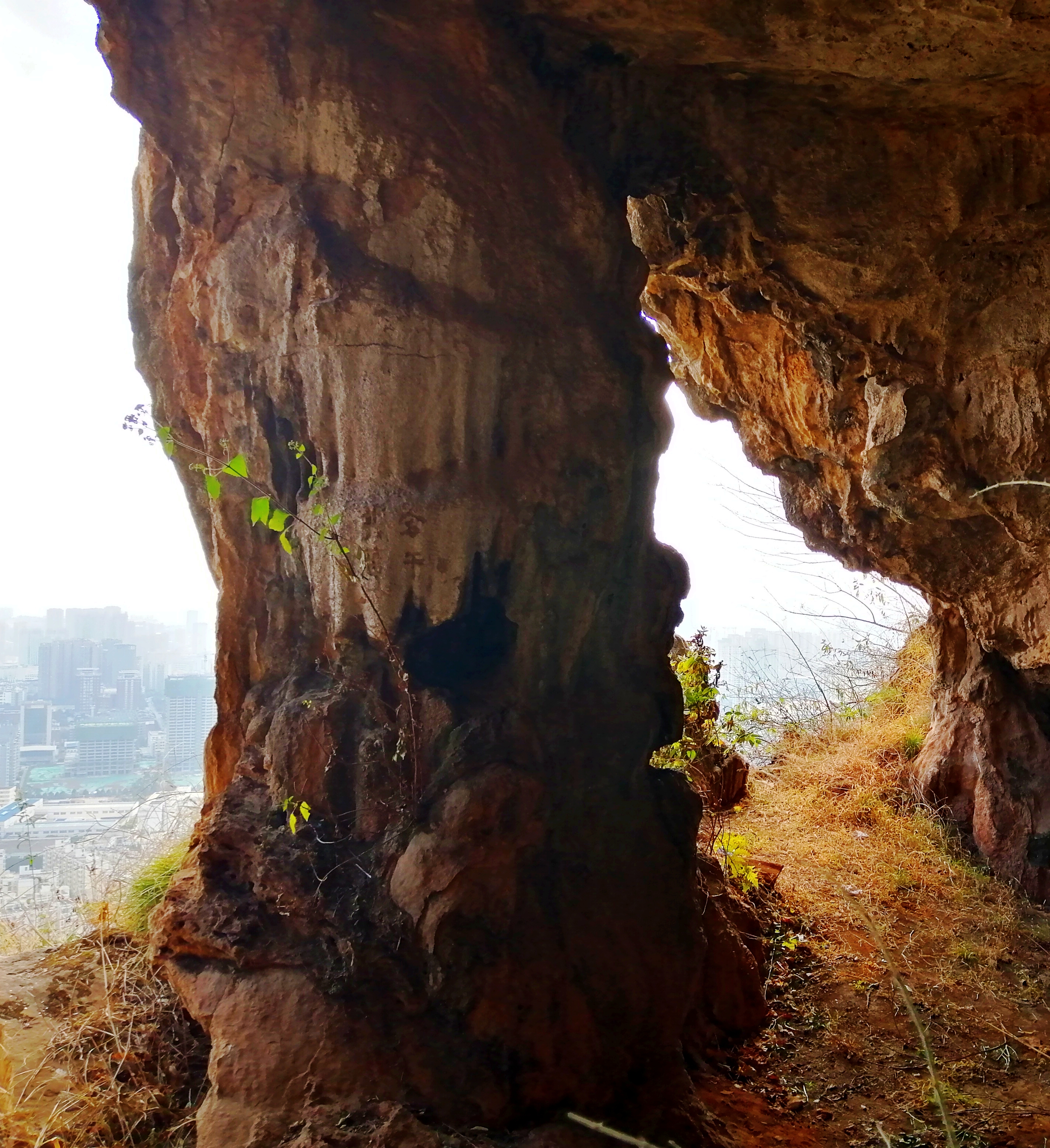 惊喜?悲哀?昆明三环徐霞客探寻过的两个溶洞,还是380年前样子