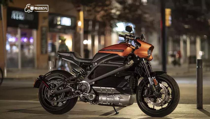 哈雷和杜卡迪哪个档次高,杜卡迪对比哈雷