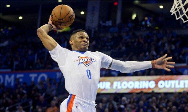 科比踢足球的时候有多猛,nba科比踢足球