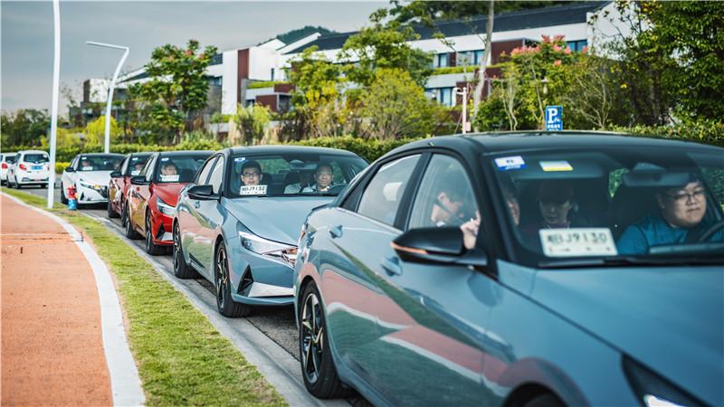 2020现代第七代伊兰特白色,小米社区新品季