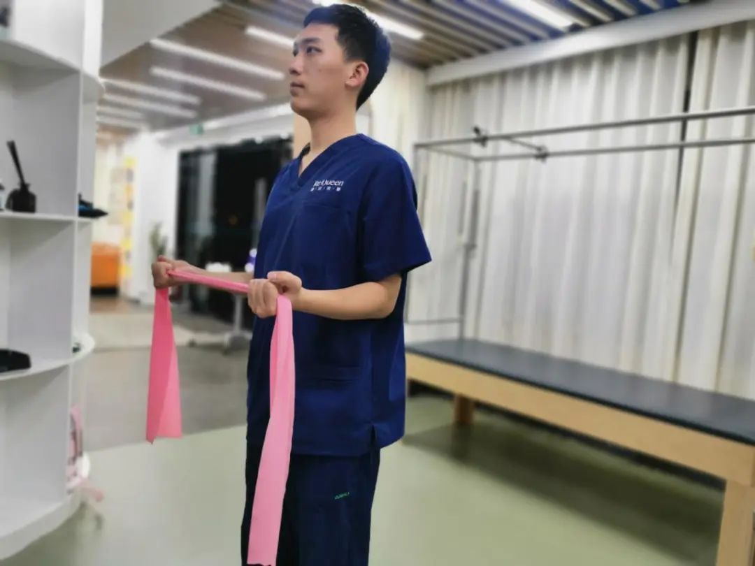 让你不再“肩”熬——肩峰下撞击综合征全攻略