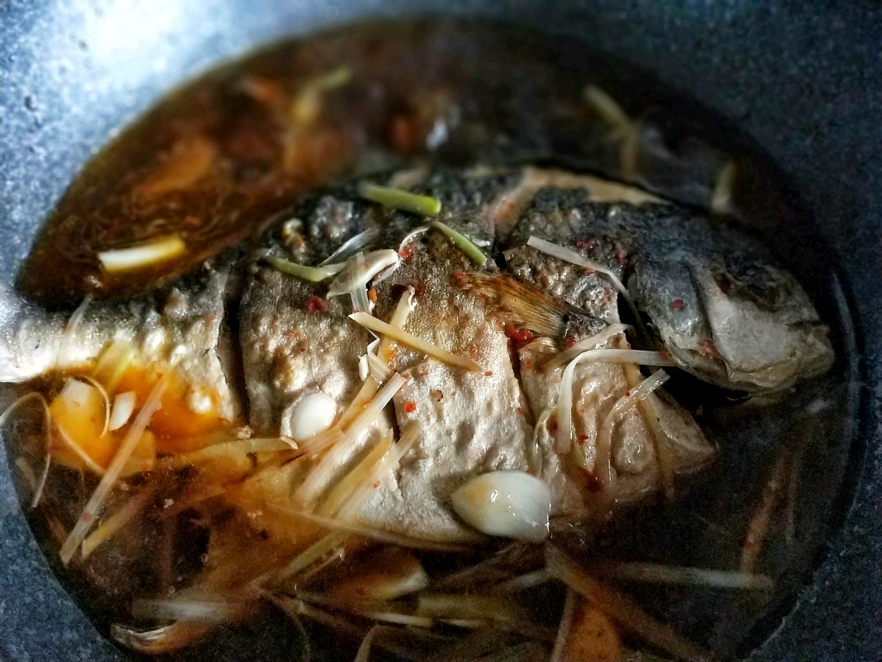 家常红烧金鲳鱼的做法大全视频,红烧金鲳鱼的经典做法有哪些