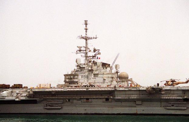 航母甲板光学助降系统,斜角弹射器