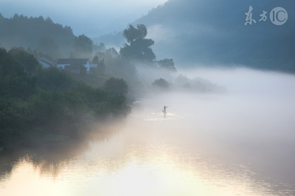 小说：妖火王被人族高手围杀，危机关头，它却把希望寄托于这废材