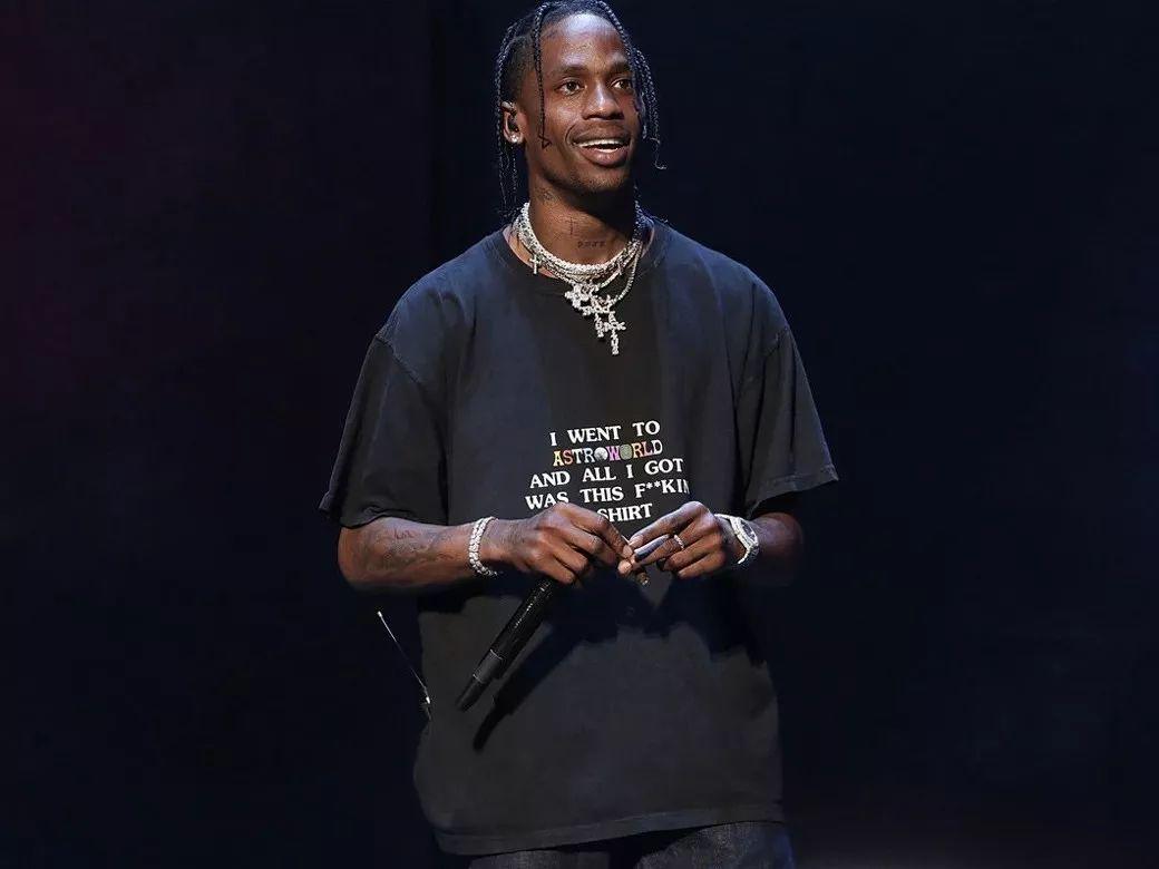 travisscott罕见上脚,travisscott紧张时刻