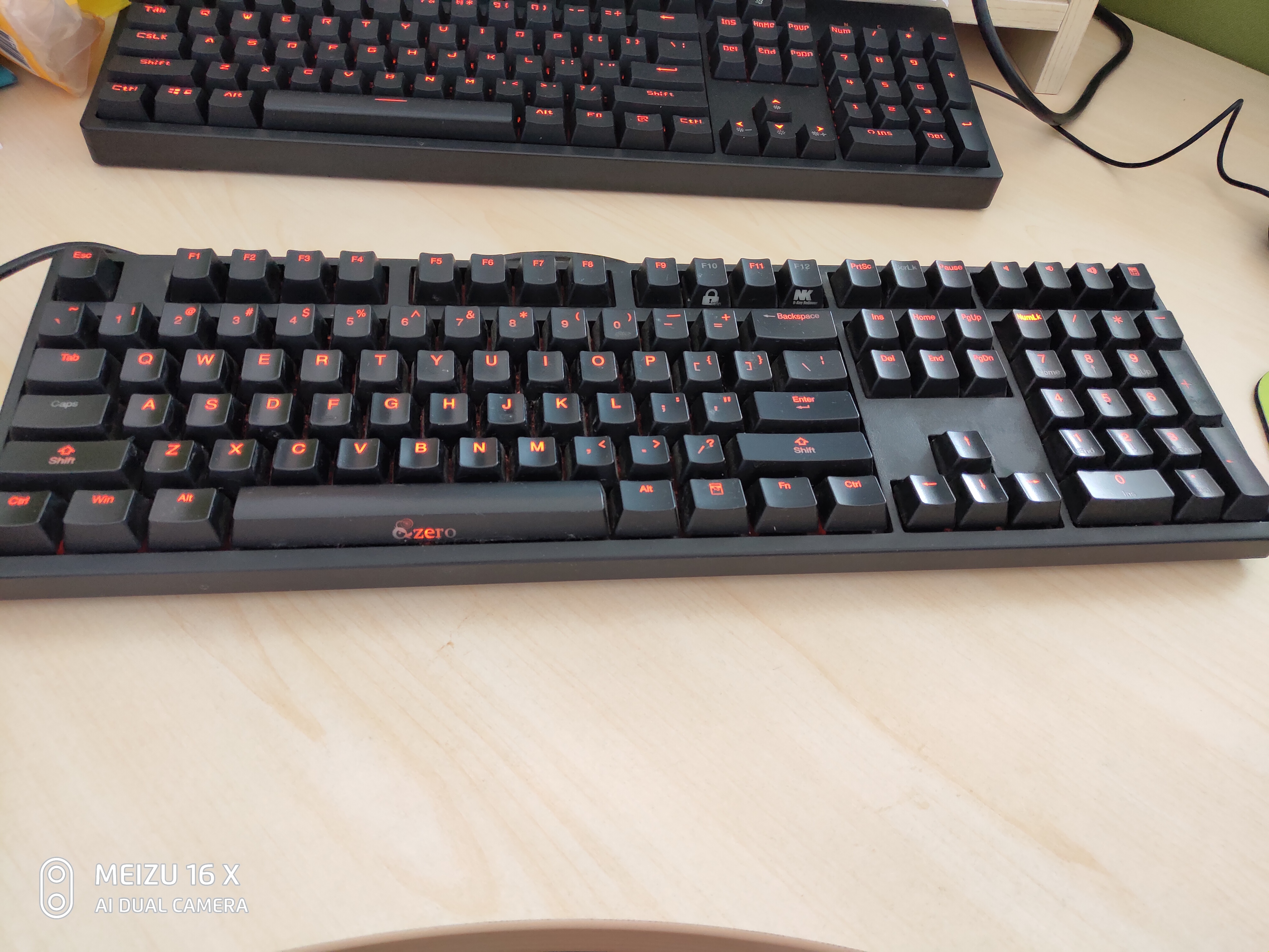 机械键盘樱桃轴与普通轴的区别,入坑机械键盘哪种轴好