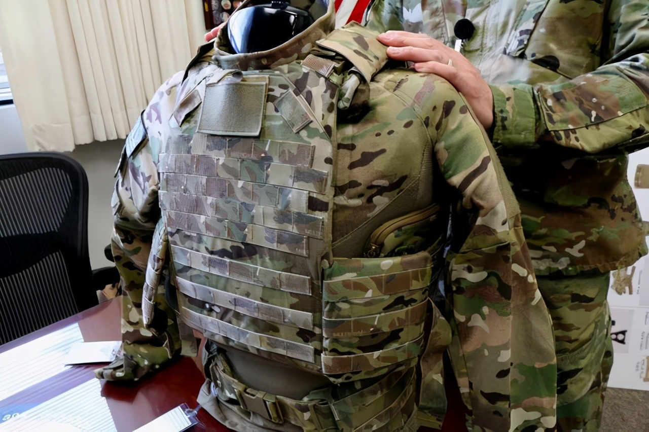 这位波兰老奶奶偶然发明了凯夫拉材料，从此防弹设备发生质的飞跃