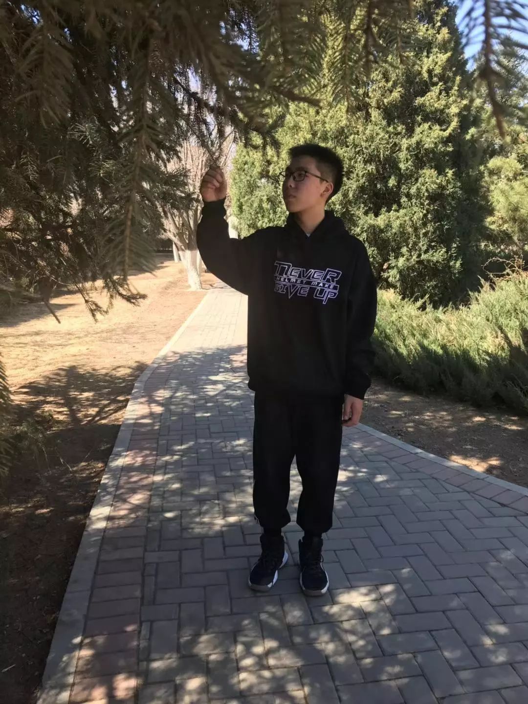 空调安装工坠亡事件,成都某小区空调安装工坠亡