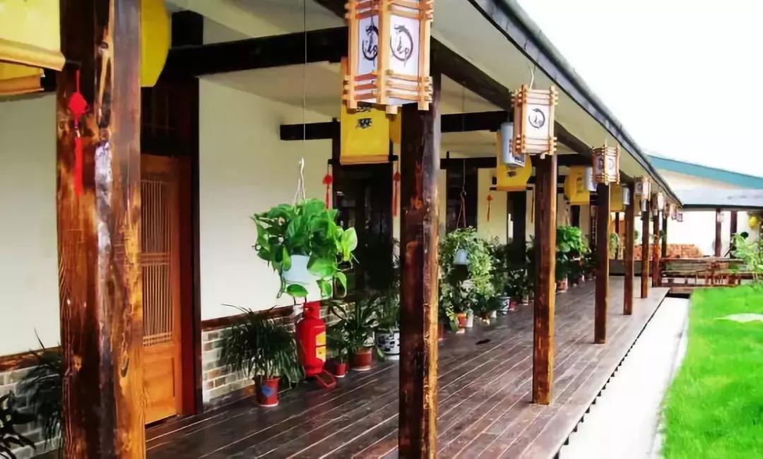 华山周边旅游攻略夏天,华山旁边有温泉