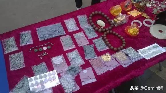 逛文玩市场哪些是绝对不能碰的,文玩市场逛地摊捡漏