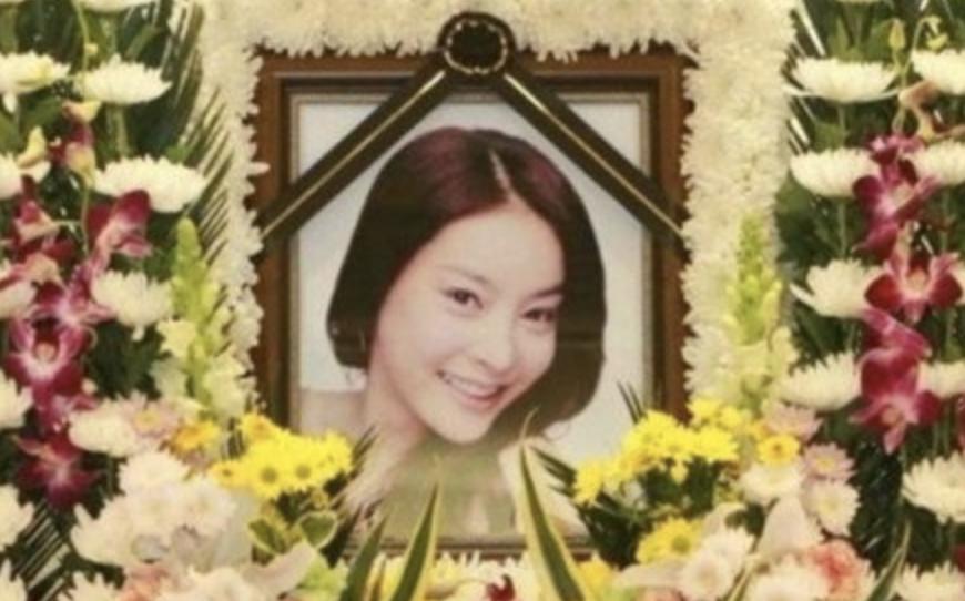 女明星陪睡百人被逼自杀，好友发文为其喊冤，网友：娱乐圈真黑！