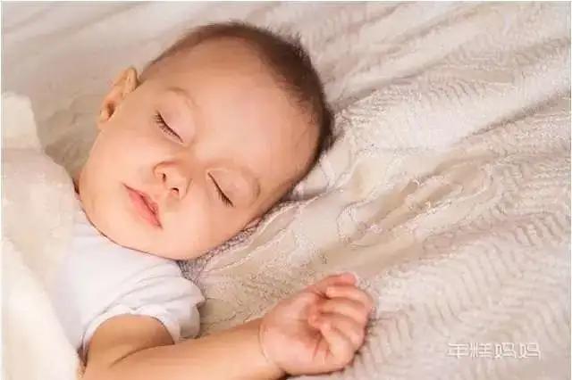 宝宝扁头如何变饱满,宝宝头型为什么要扁头