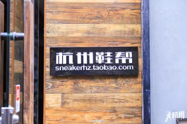 aj 1最好看配色男低帮 (aj1最新配色大全图片低帮)