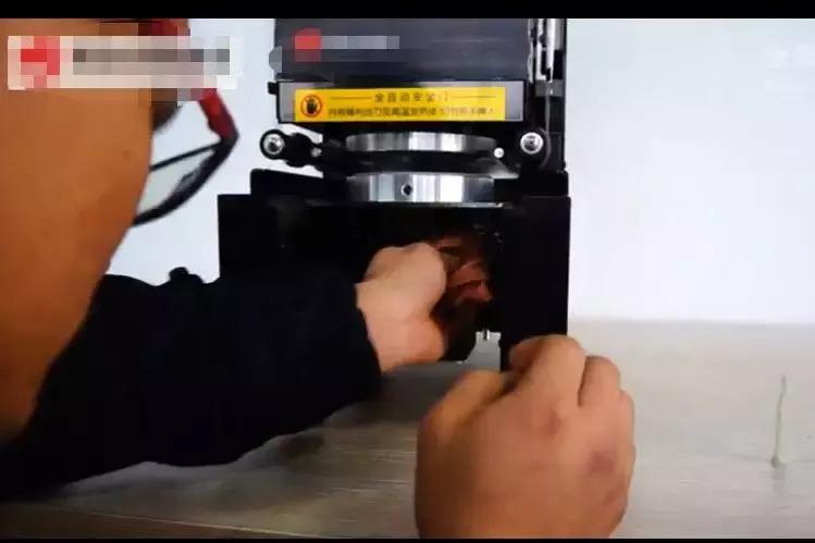 封杯机封口不严怎么回事,全自动封口机封杯不严实