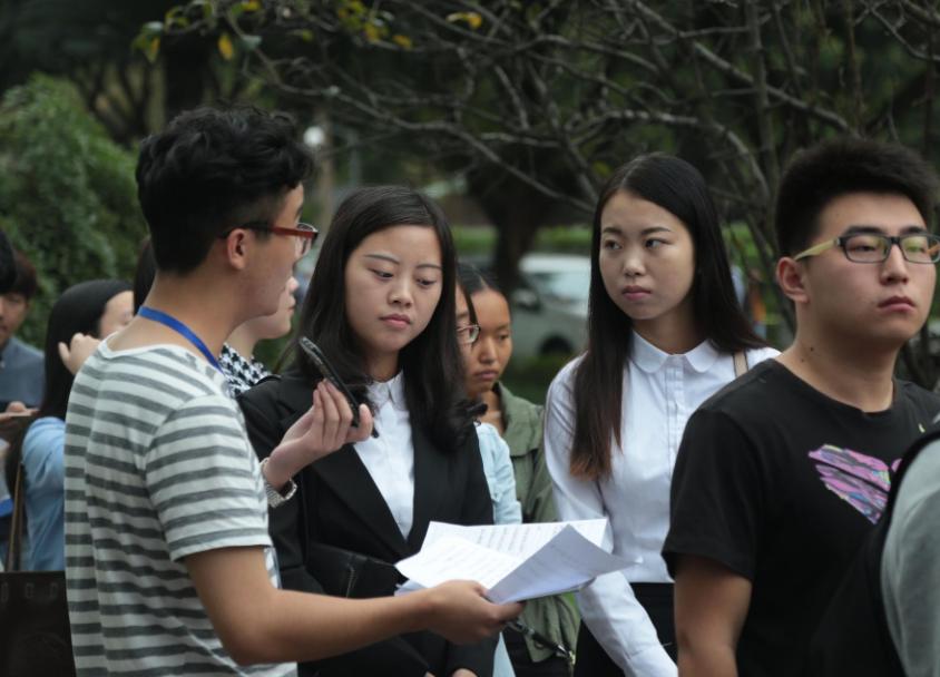 “人均985”的时代,二本生丢人吗?事实证明“专科生”才是常态