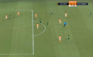 主裁判疑似点球不判，前国脚两次间接失误，北京国安3分变1分