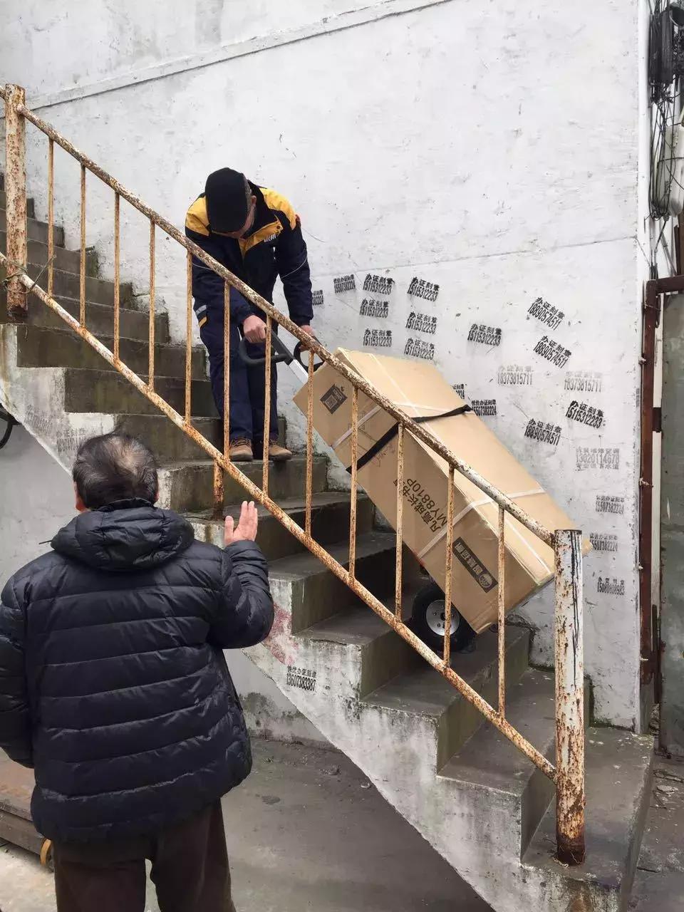 智能爬楼机促销价格,载人爬楼机批发价