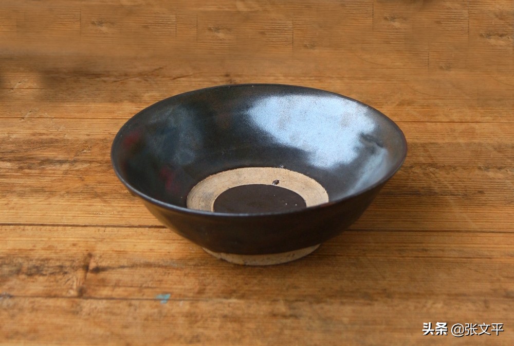 素烧不上釉瓷器,为什么陶瓷底部不上釉