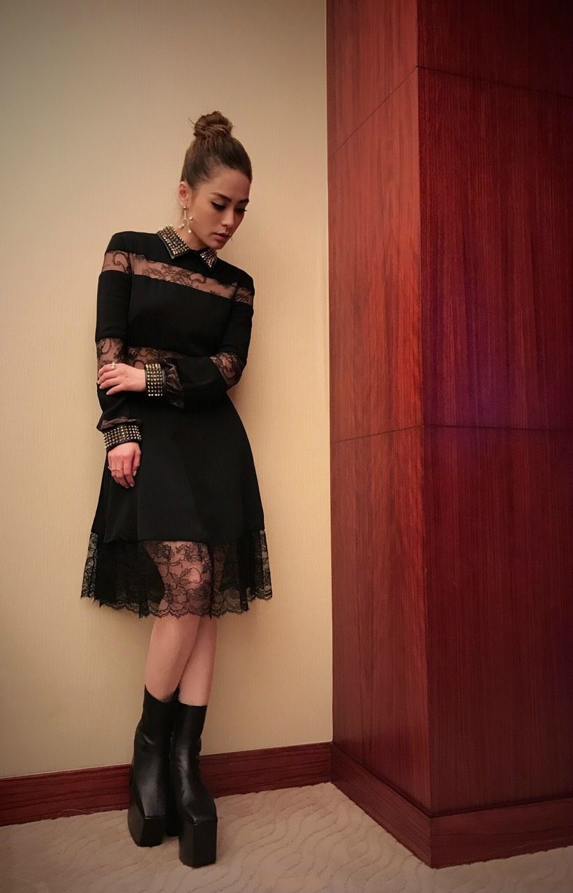 想要一双适合自己的高跟鞋？看看细高跟、小猫跟和坡跟鞋选择技巧