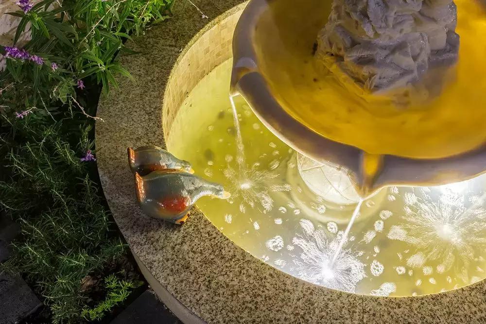 早晨深化设计研究院--住别墅的有钱人，都是如何规划自己院子的？