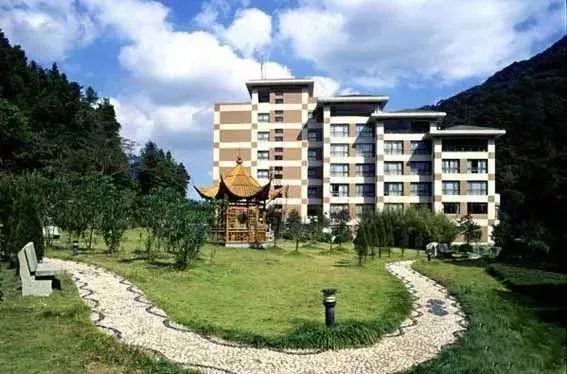 去泡温泉下雨,冬天下雨适合泡温泉吗