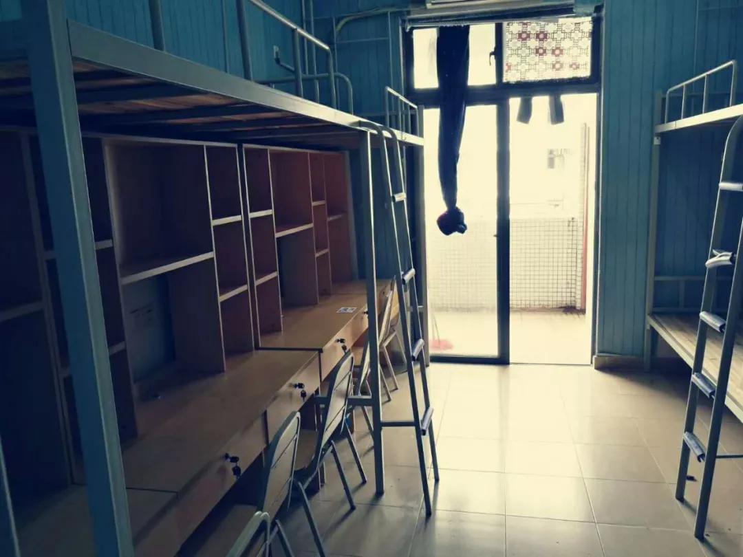 大学宿舍5人间哪个最好,《大学》宿舍对比