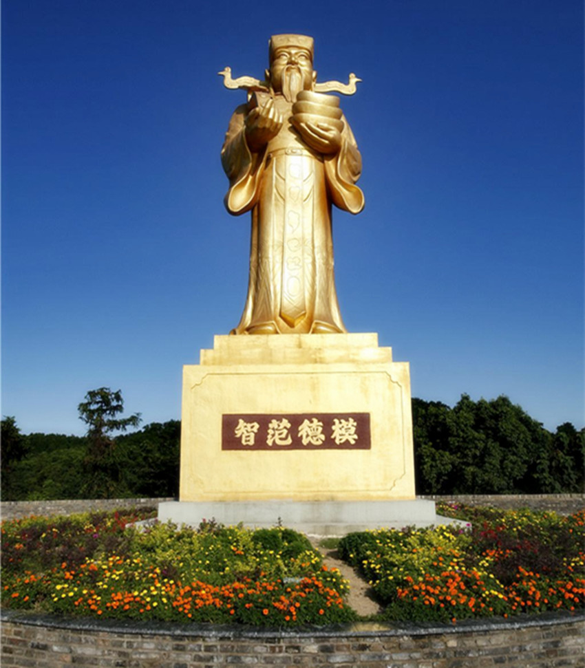 此人堪称商业奇才，走到哪都能成巨富，一旦挣到钱就散尽万贯家财