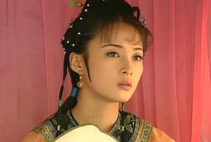 单眼皮、龅牙、厚嘴唇，这些缺陷美才是娱乐圈该有的百媚千红