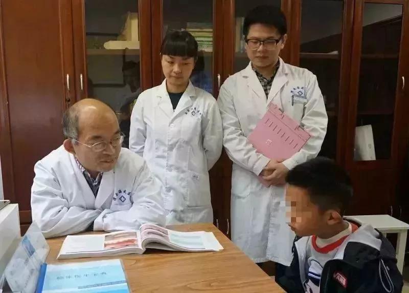 关于“青春痘”，皮肤科李卓雅医生这样说