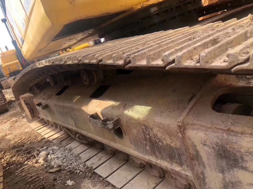 原版小松220-7。性能稳定，价格便宜，看中私聊！