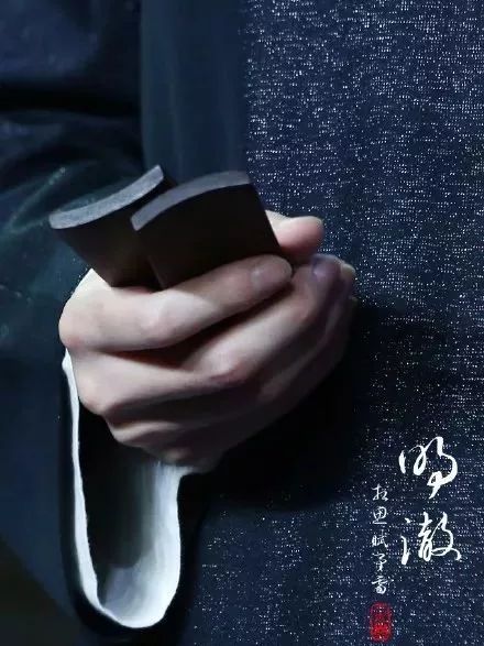 七月念“雀”，意思是七月像小鸟一样飞走了