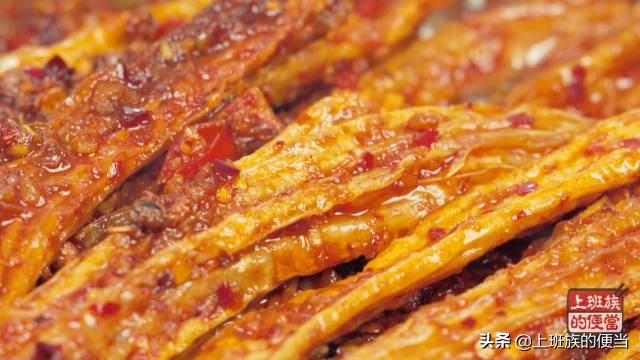 学做简单又好吃的辣条,自制辣条味道好极了你们想吃吗