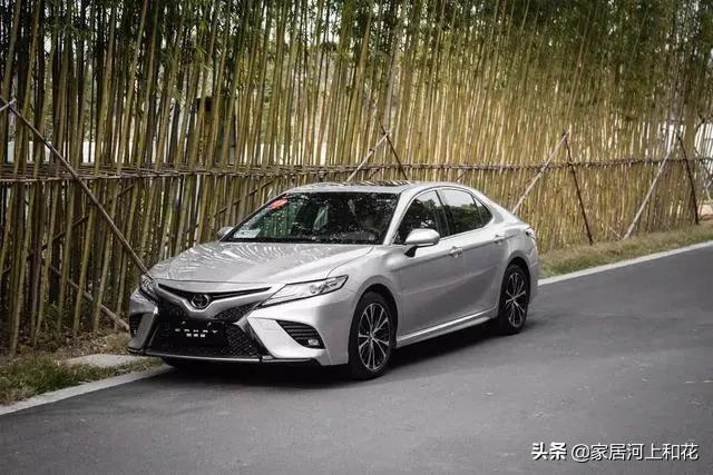 小姨子看上了第八代凯美瑞、买车那天,感觉花哥的“死期”到了