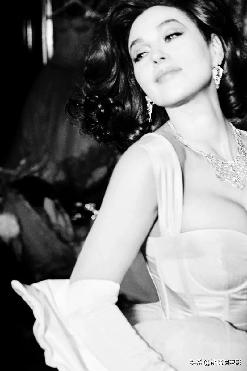 莫妮卡贝鲁奇的美图个人写真,莫妮卡贝鲁奇惊艳写真图片